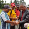 Mantan Ketua PSSI Buka Ujicoba Laga Sepakbola Antar Sekolah di Langkat Mantan Ketua PSSI Buka Ujicoba Laga Sepakbola Antar Sekolah di Langkat